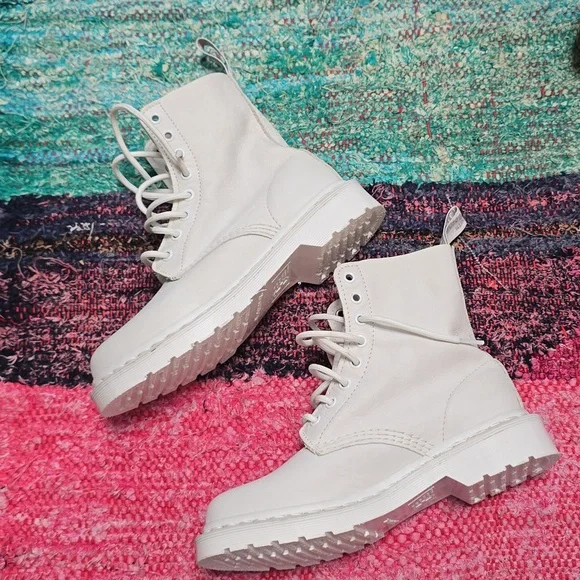 Dr Martens boots white NEW - Picture 3 of 7